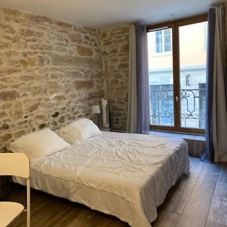 Studio With Exposed Stone Vieux Lyon リヨン エクステリア 写真