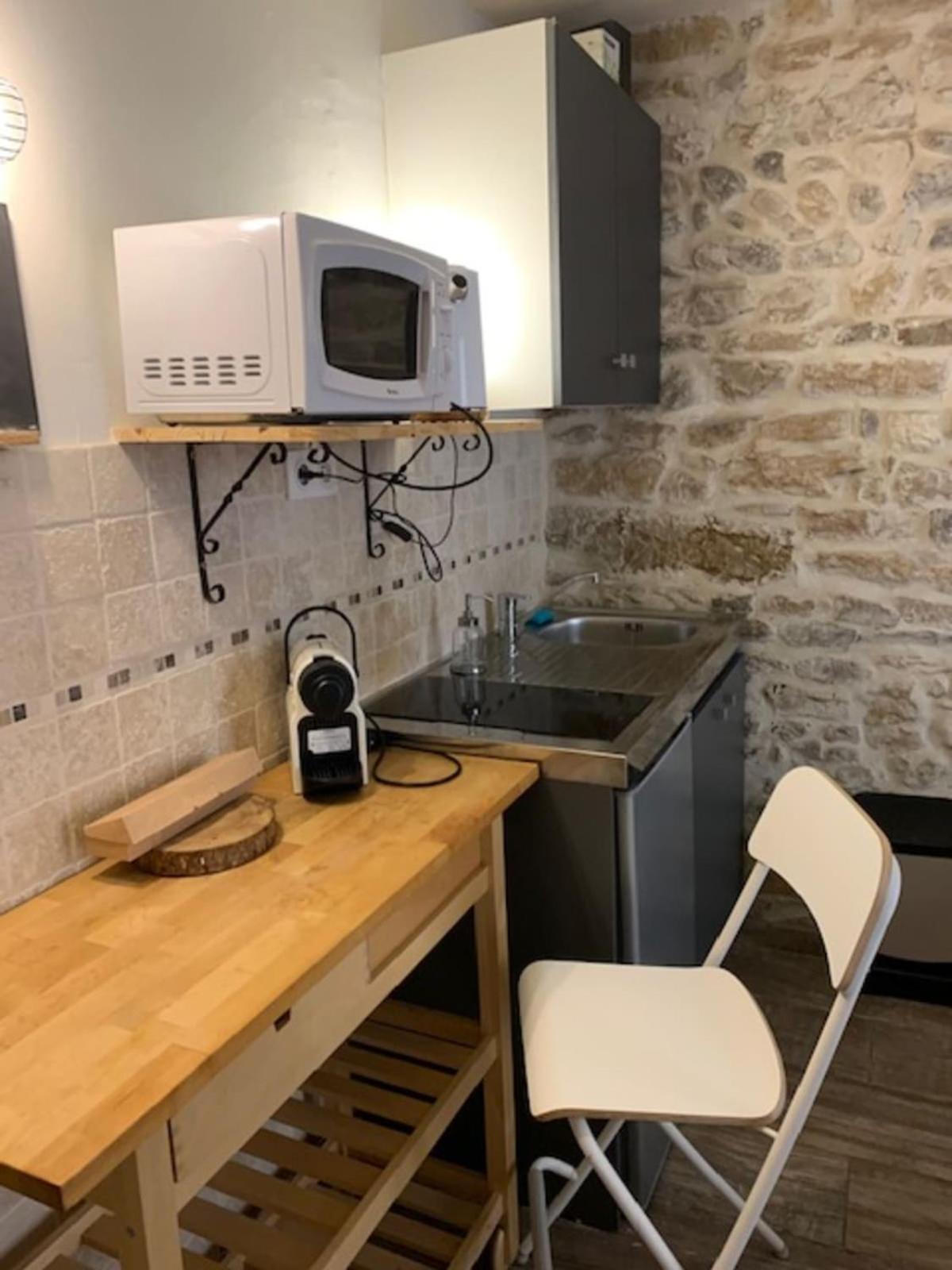 Studio With Exposed Stone Vieux Lyon リヨン エクステリア 写真
