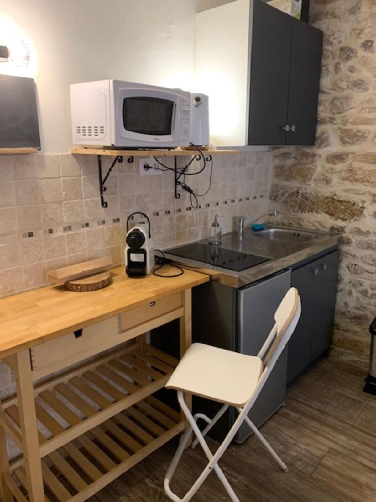 Studio With Exposed Stone Vieux Lyon リヨン エクステリア 写真